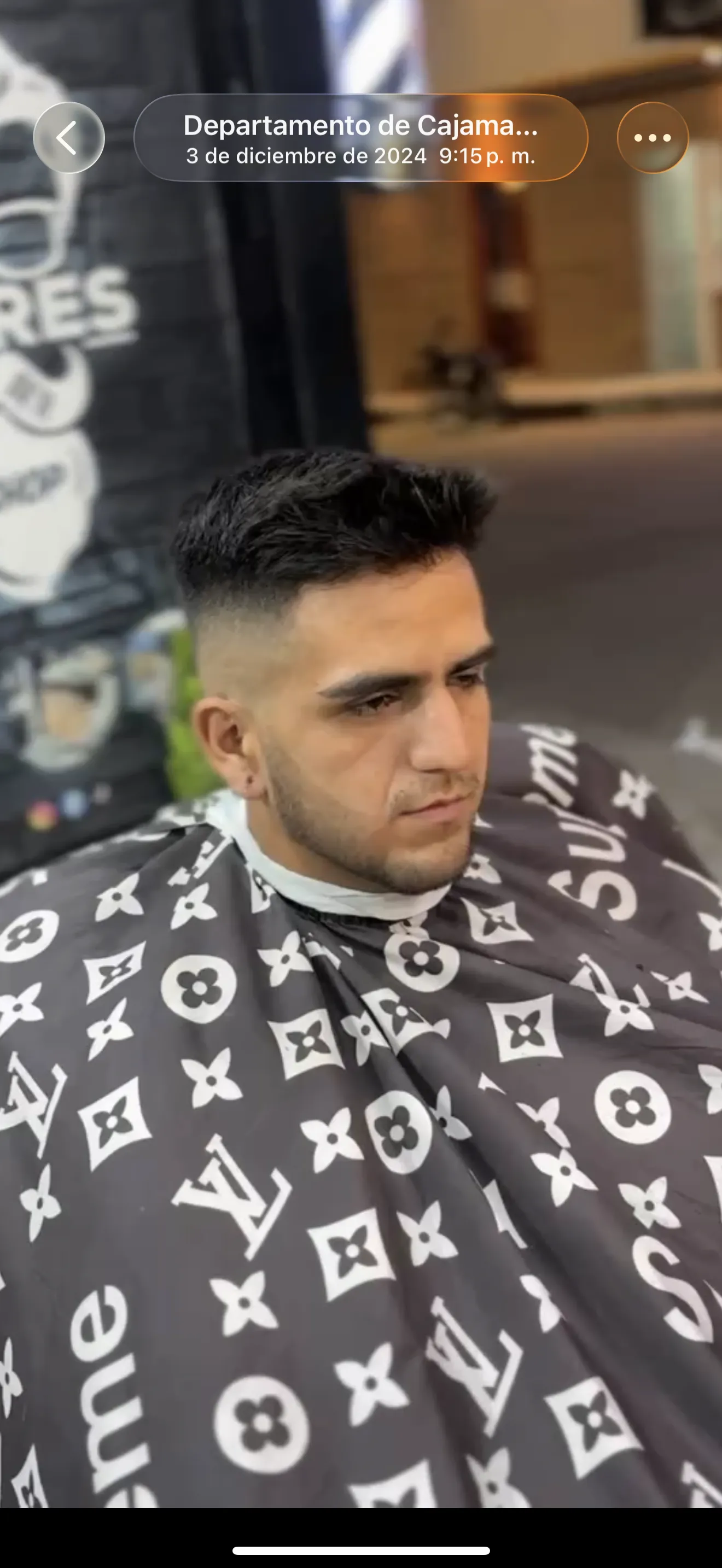 Corte desvanecido + barba clásica