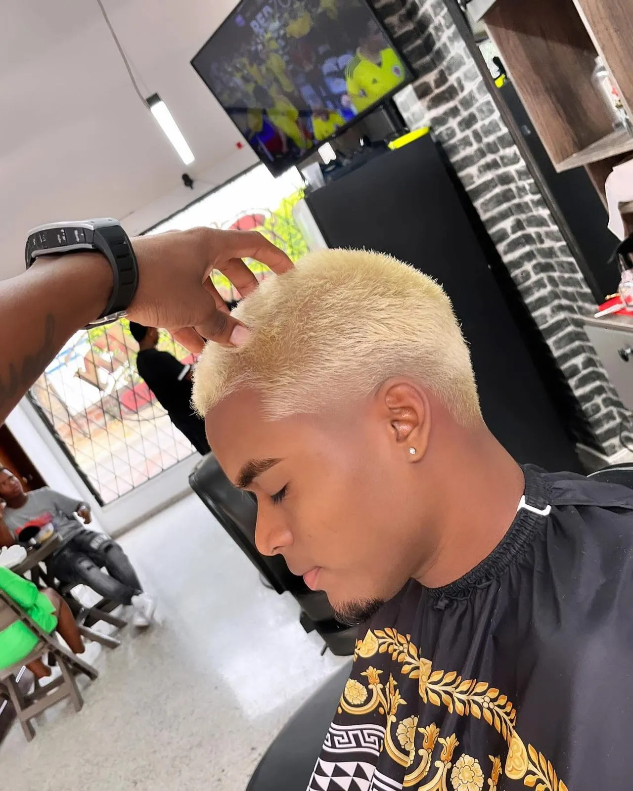 Corte sencillo/clásico + rayitos/coloración - Imagen 4