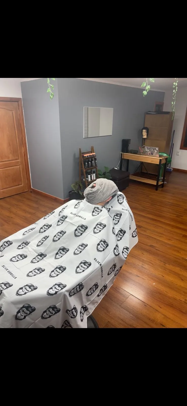 Perfilado de barba más toallas calientes - Imagen 1