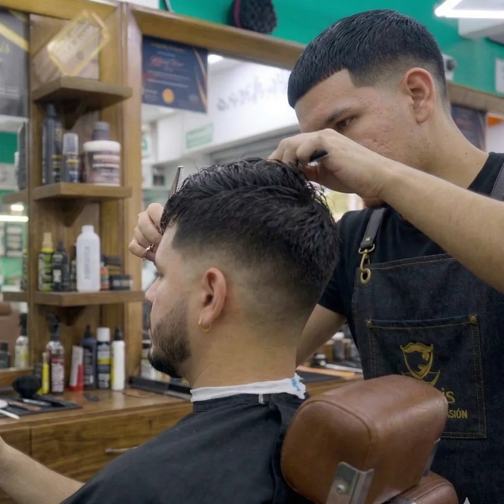 Corte de cabello tradicional y barba - 3