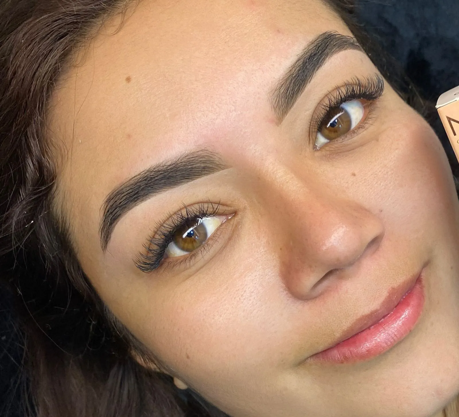 Diseño de cejas en Henna - 2