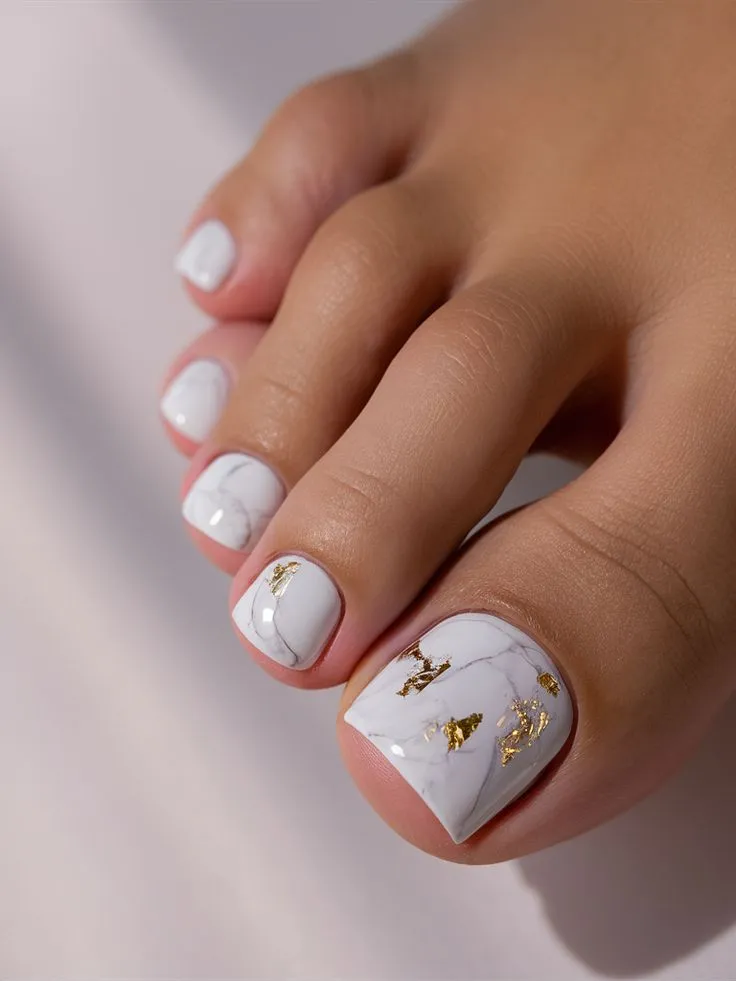 PEDICURA EN SEMIPERMANENTE - Imagen 1