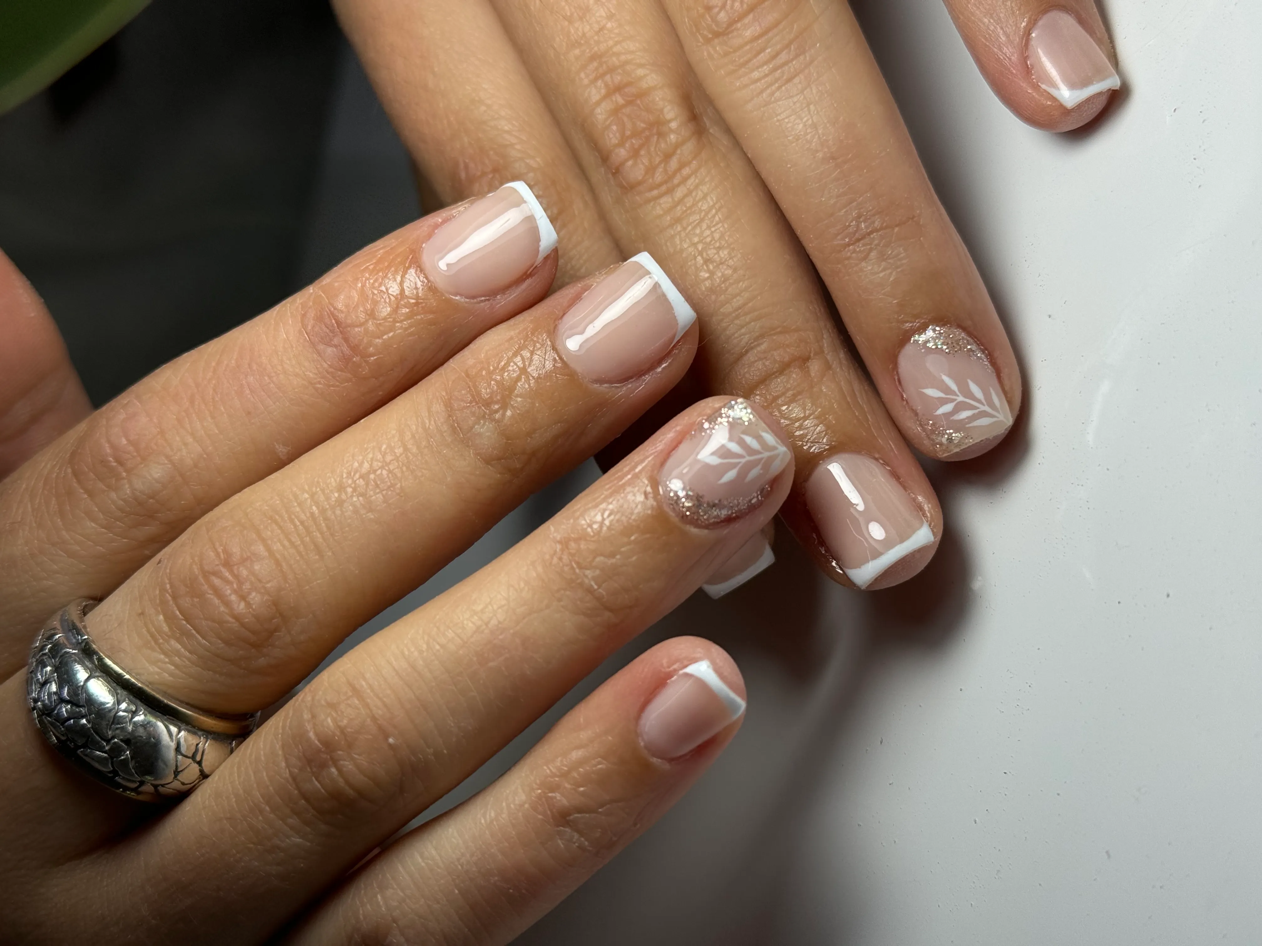 Esmaltado semi permanente  - Imagen 1