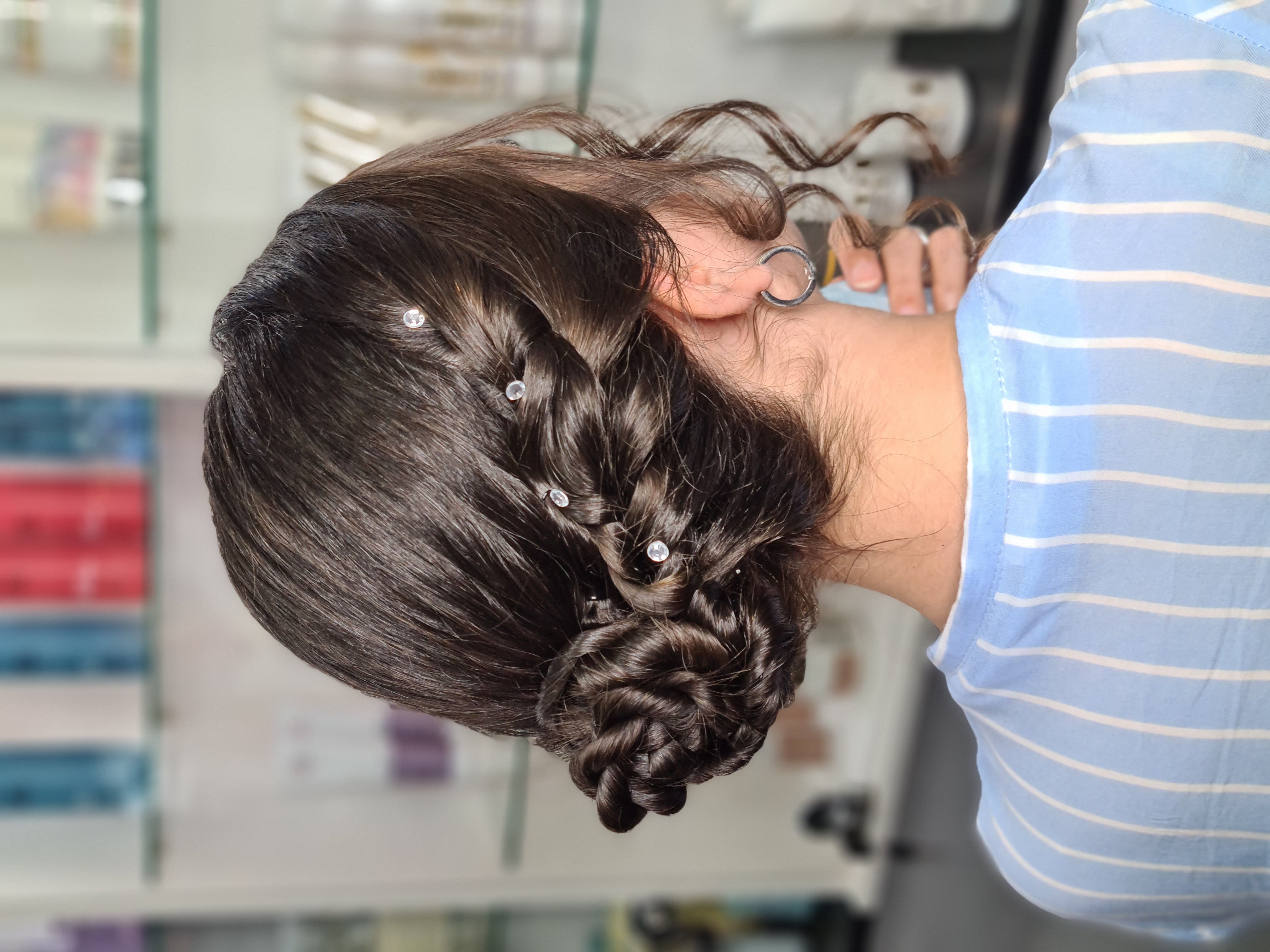 Peinado de fiesta MOÑO/RECOGIDO - Imagen 1