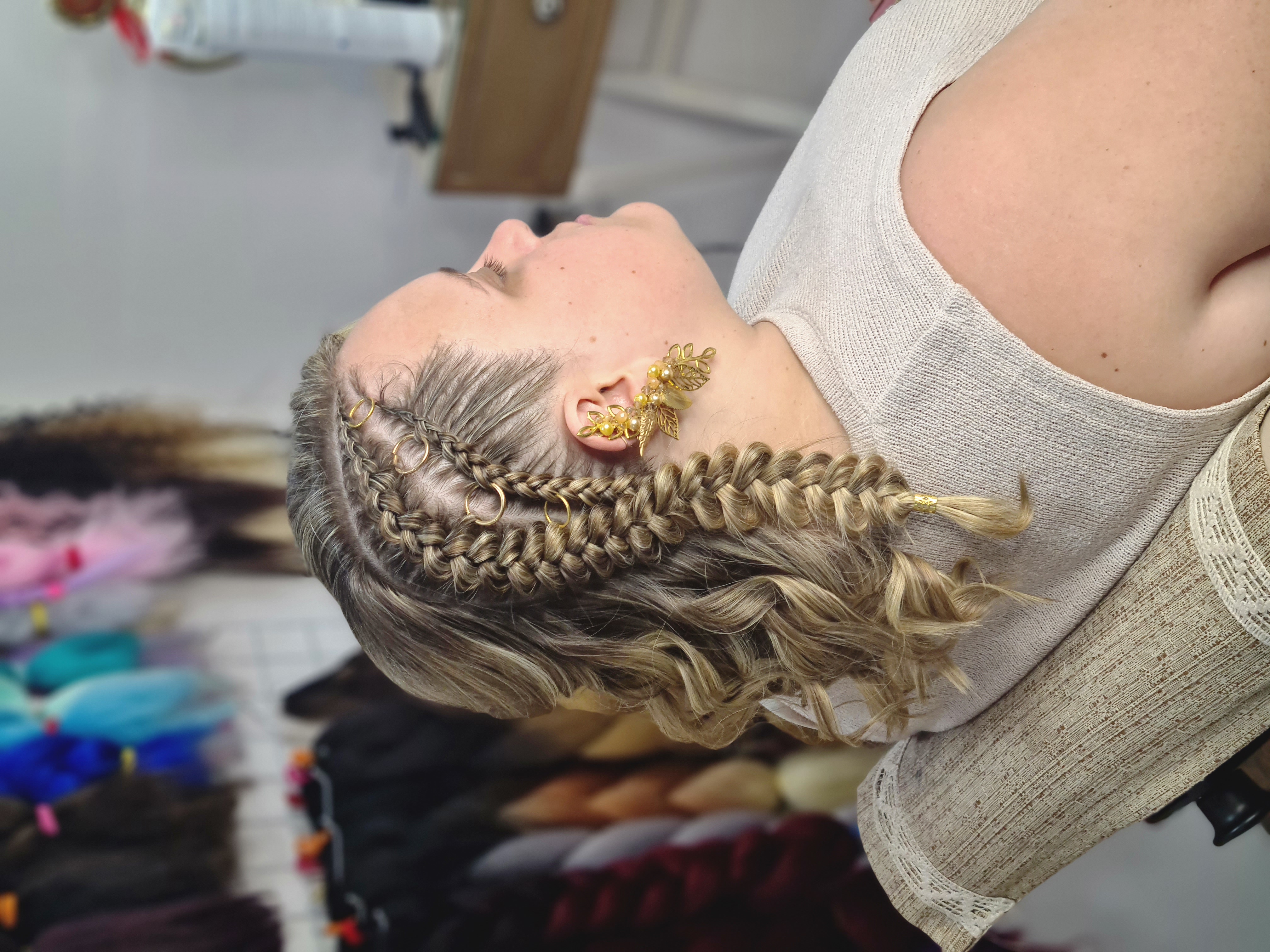 Peinado de Fiesta SEMI RECOGIDO - Imagen 1