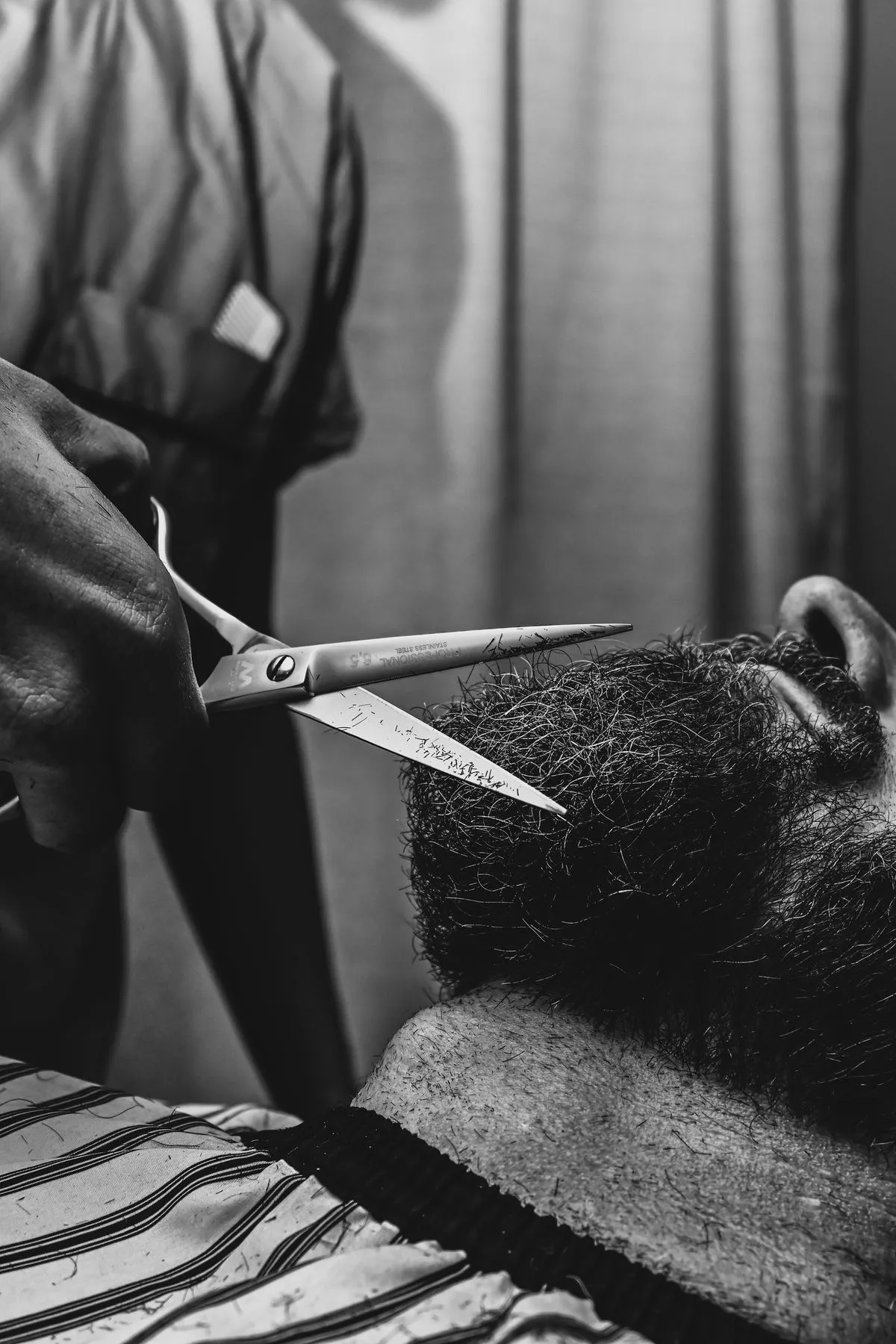 Recorte y perfilación de barba