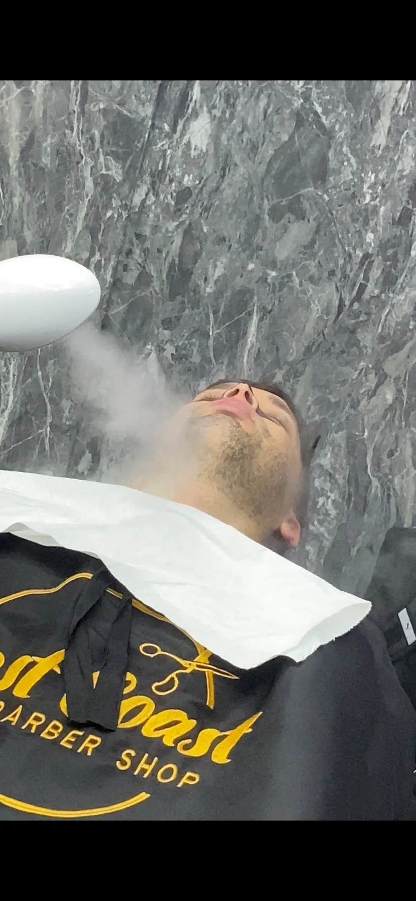 alineado de barba con vapor - Imagen 1