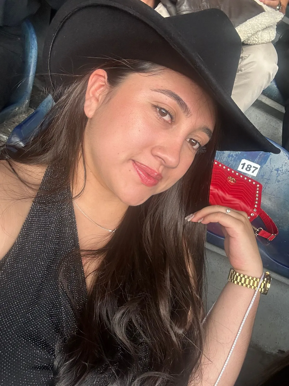 LAURA GAVIRIA GONZALEZ