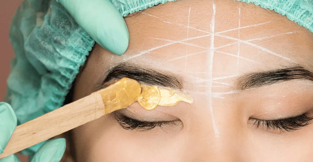 Depilación de cejas y bigote 