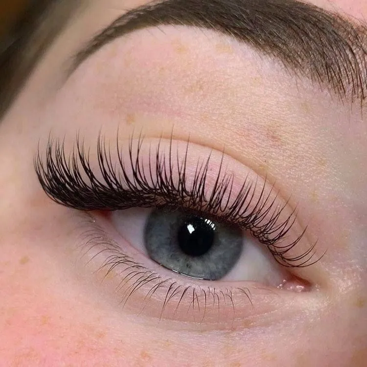 EXTENCIONES DE PESTAÑAS EFECTO CLASICA Y RIMER - Imagen 2