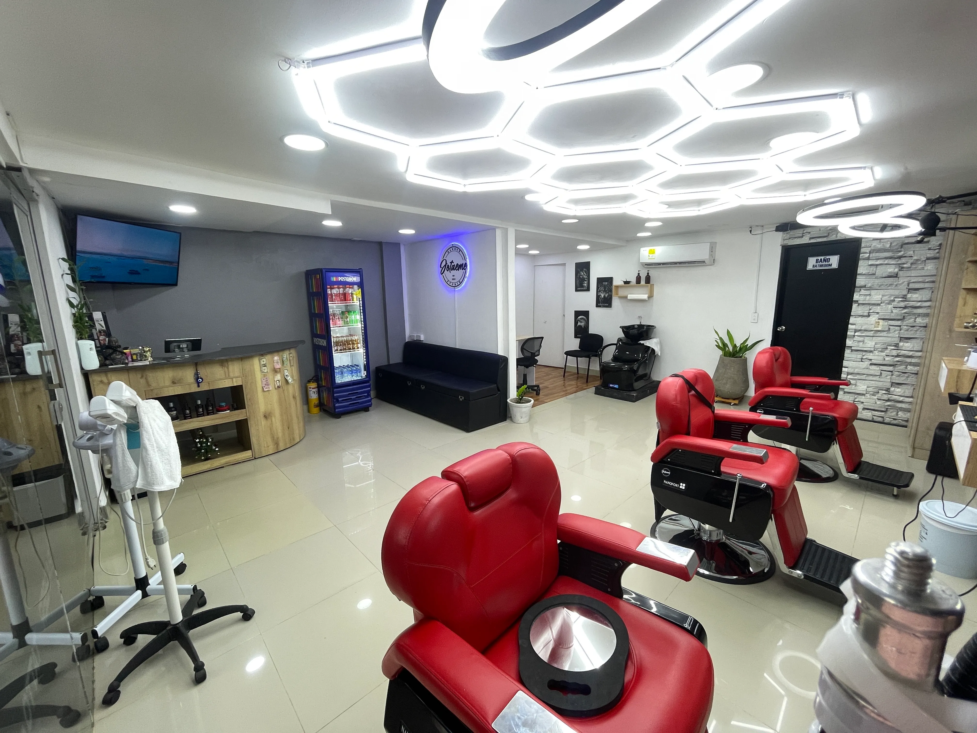 JOTA EME BARBER STUDIO 