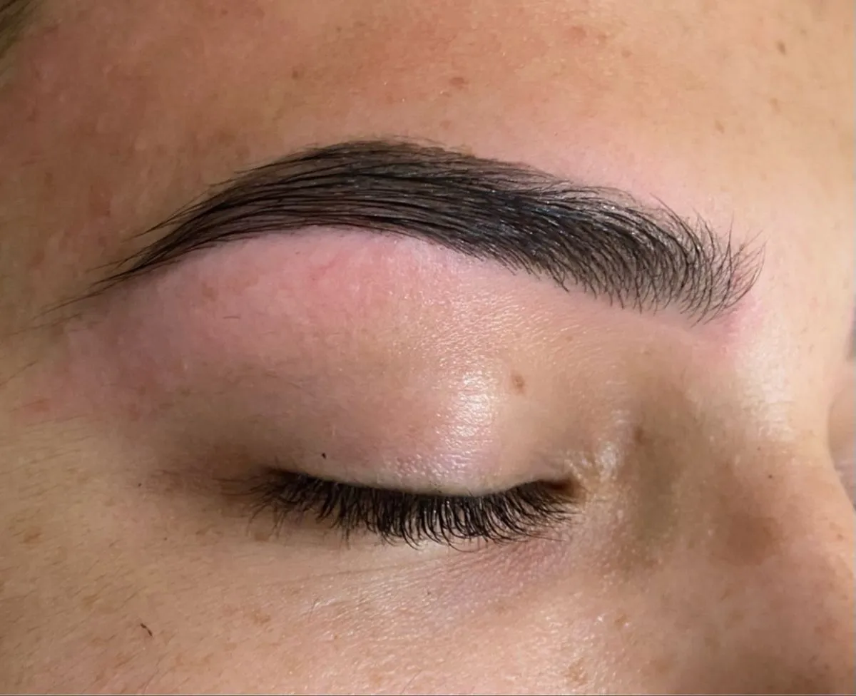 Cejas semipermanente