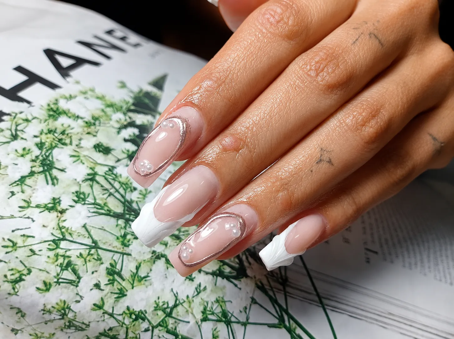 uñas acrílicas con tips hasta el #3 de largo