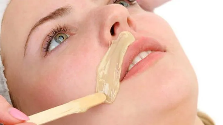 Depilacion de cejas y bigote con cera - 2