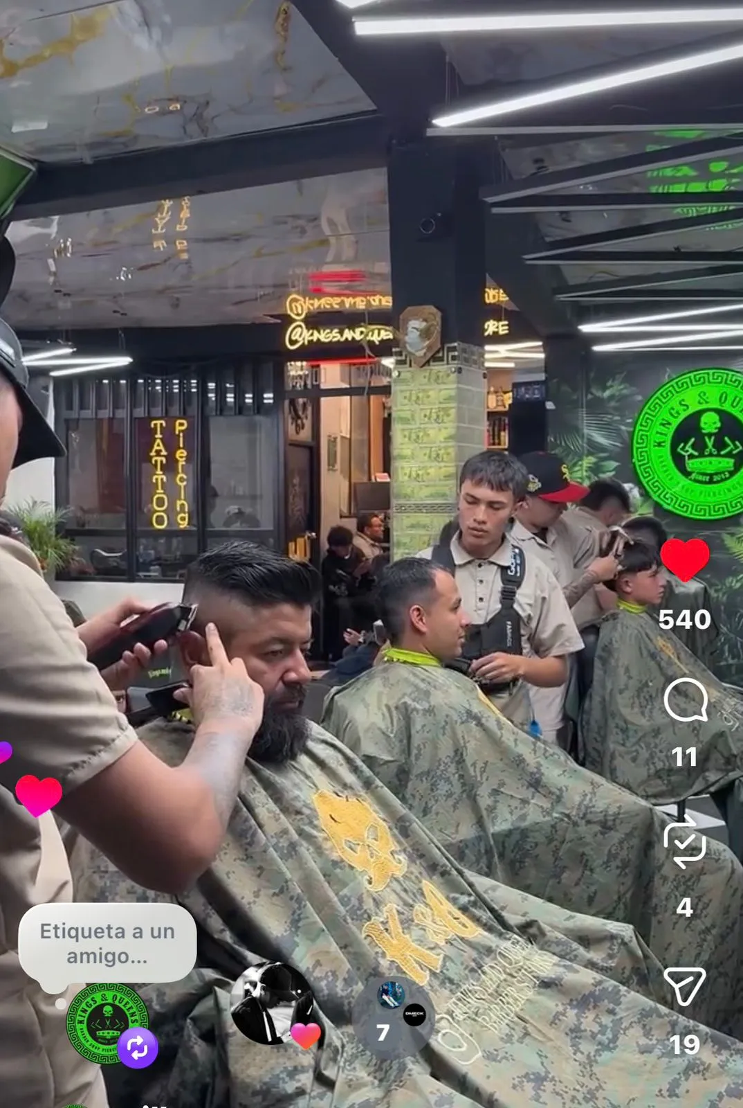 KINGS & QUEENS Barber Shop piercing tattoo n' store