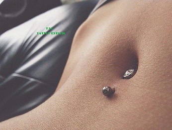 PERFORACION OMBLIGO (NAVEL PIERCING)