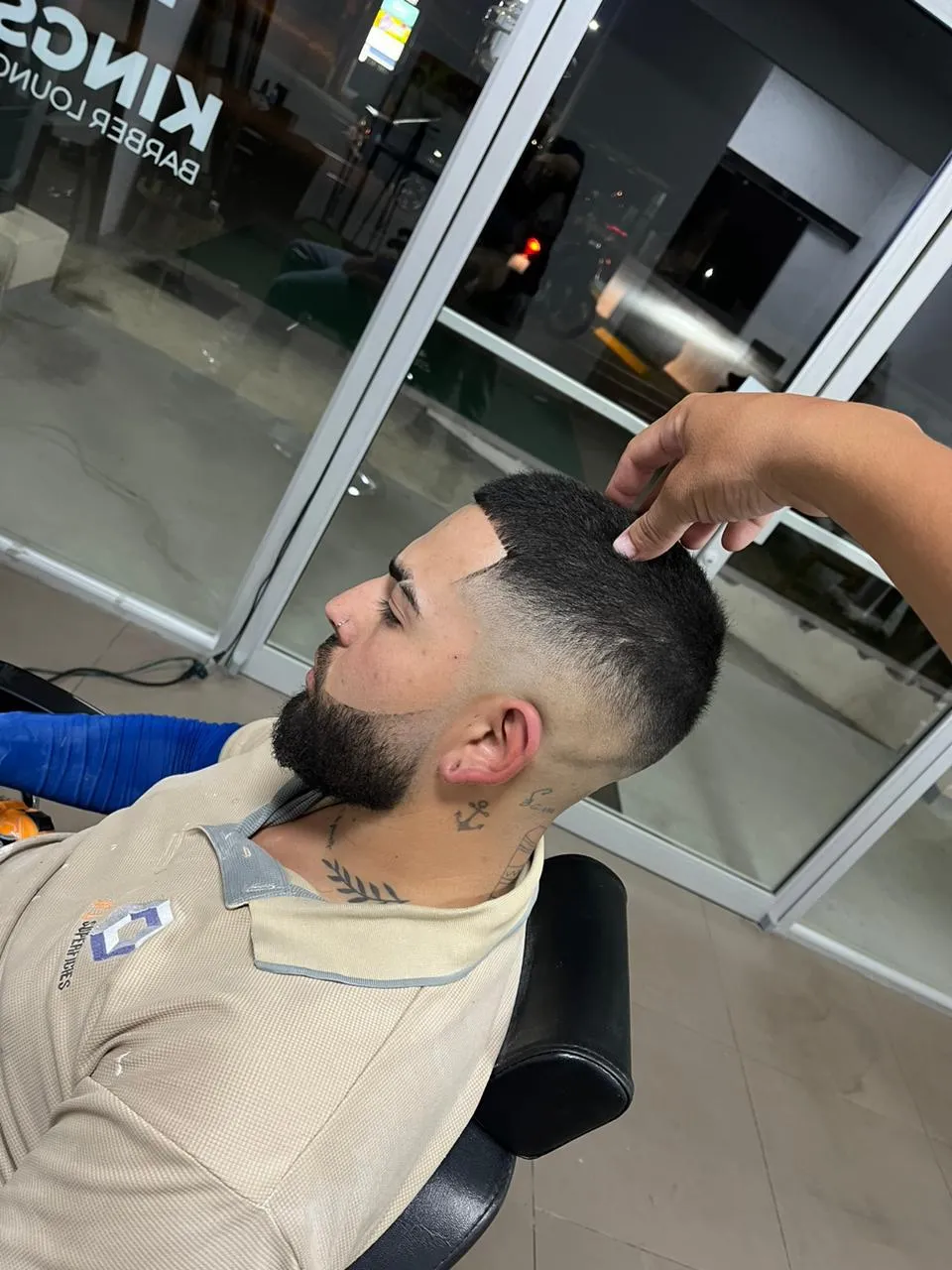 Corte y barba  - Imagen 1