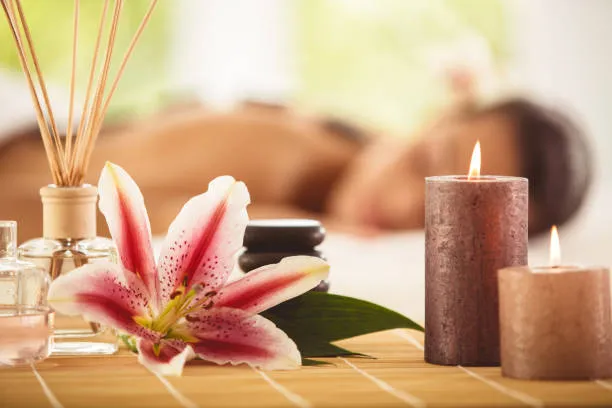 Masaje relajante con aromaterapia