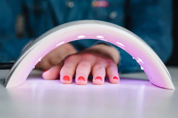 Pintura Gel con Lámpara Manos