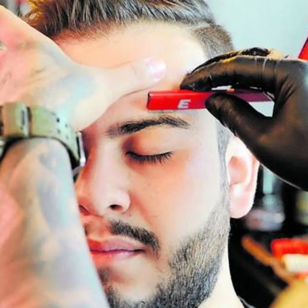 PERFILADO DE CEJAS