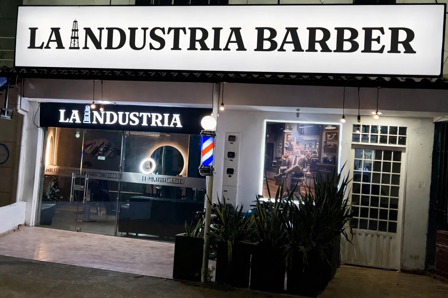Portada de LA INDUSTRIA BARBER
