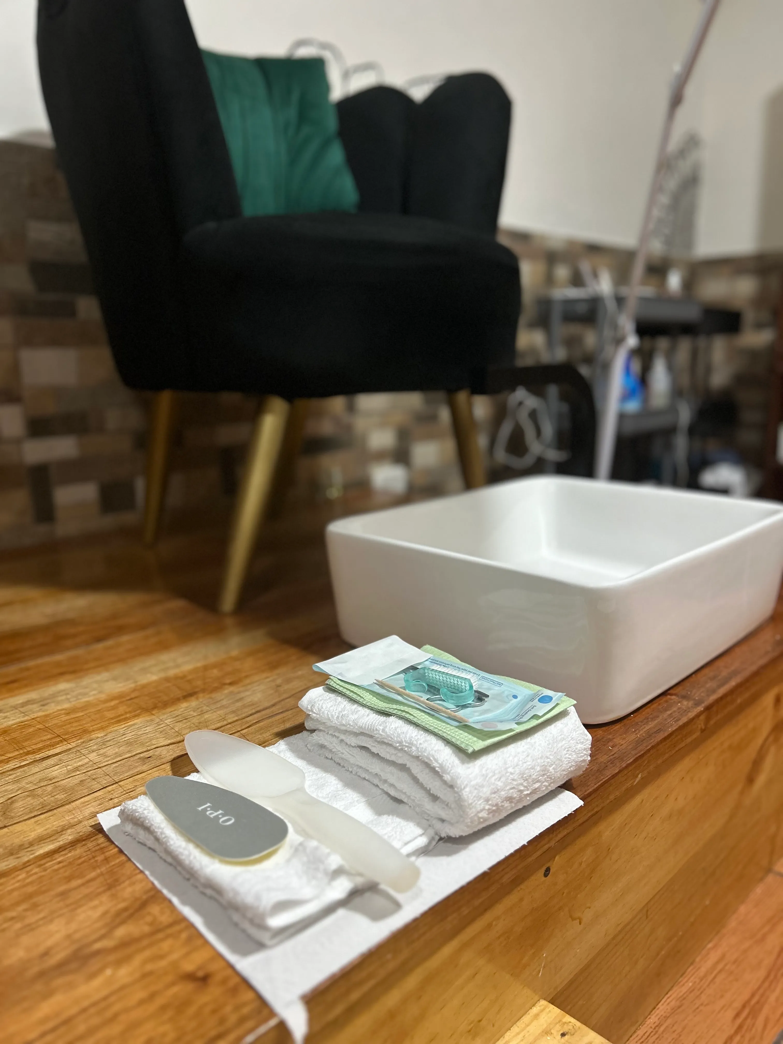 Pedicure Ruso/ Combiando  Limpieza Profunda & Spa - Imagen 1