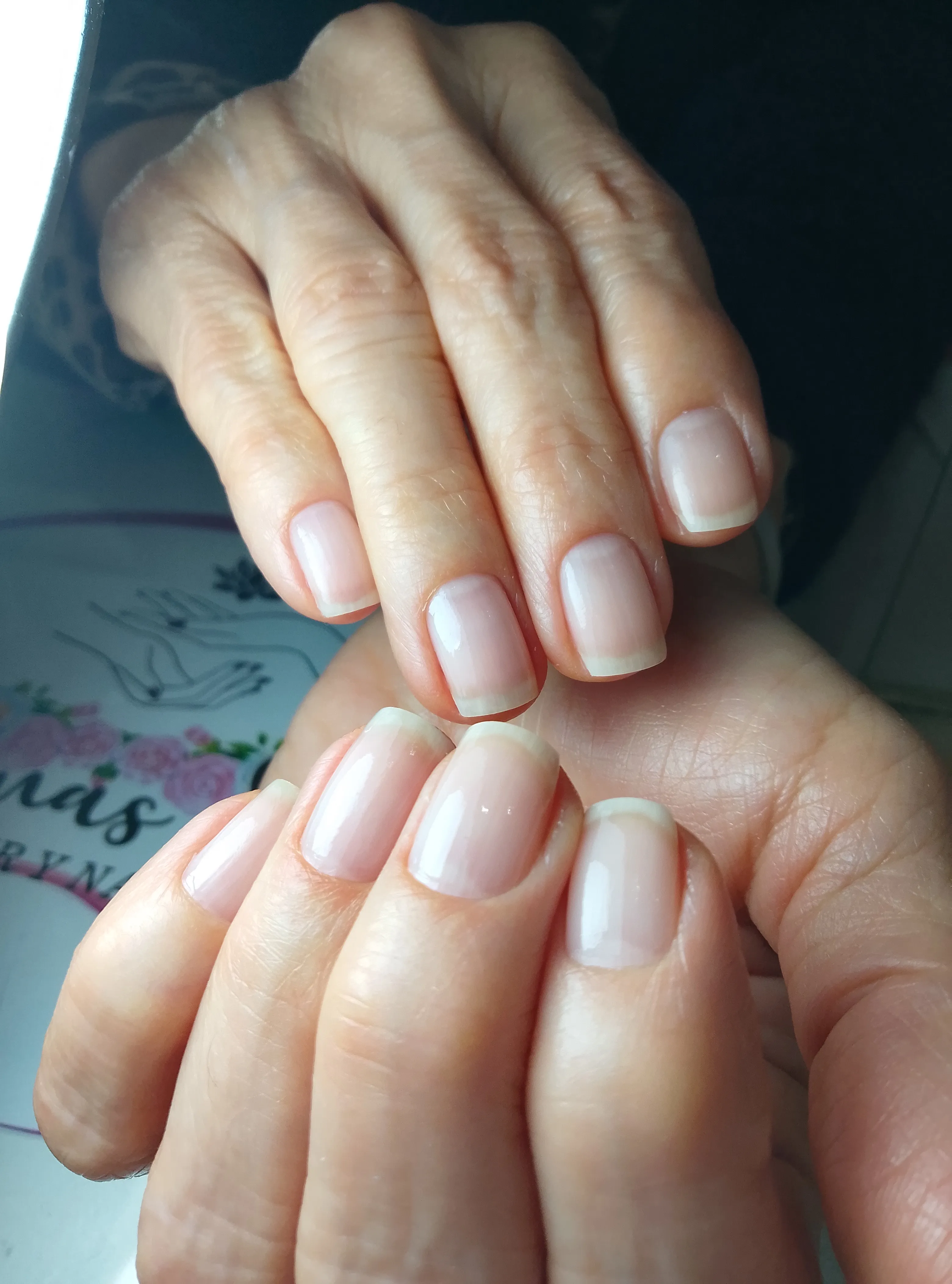 LIMPIEZA DE CUTÍCULAS MANOS Y PIES - Imagen 1