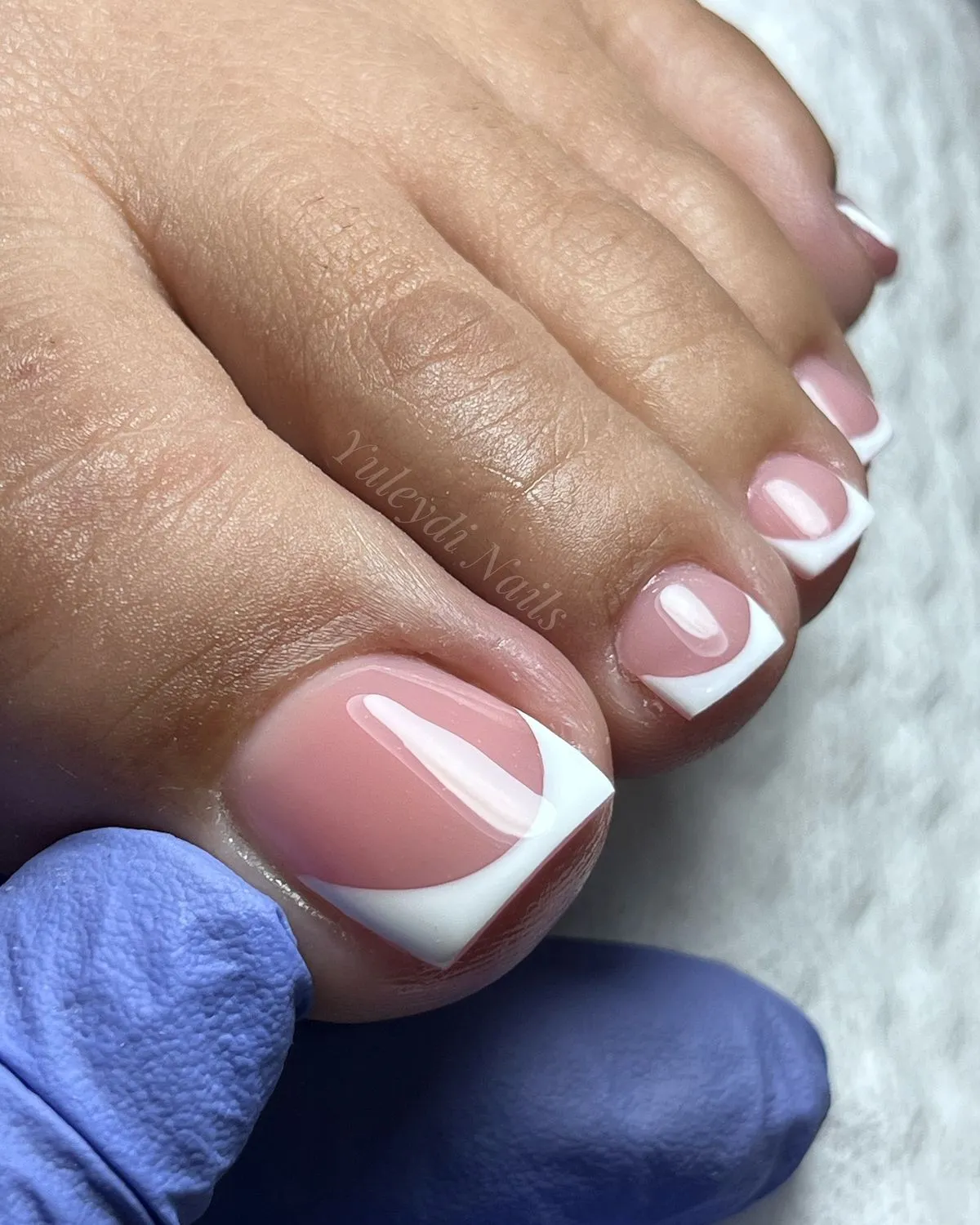 PEDICURE SEMIPERMANENTE - Imagen 1