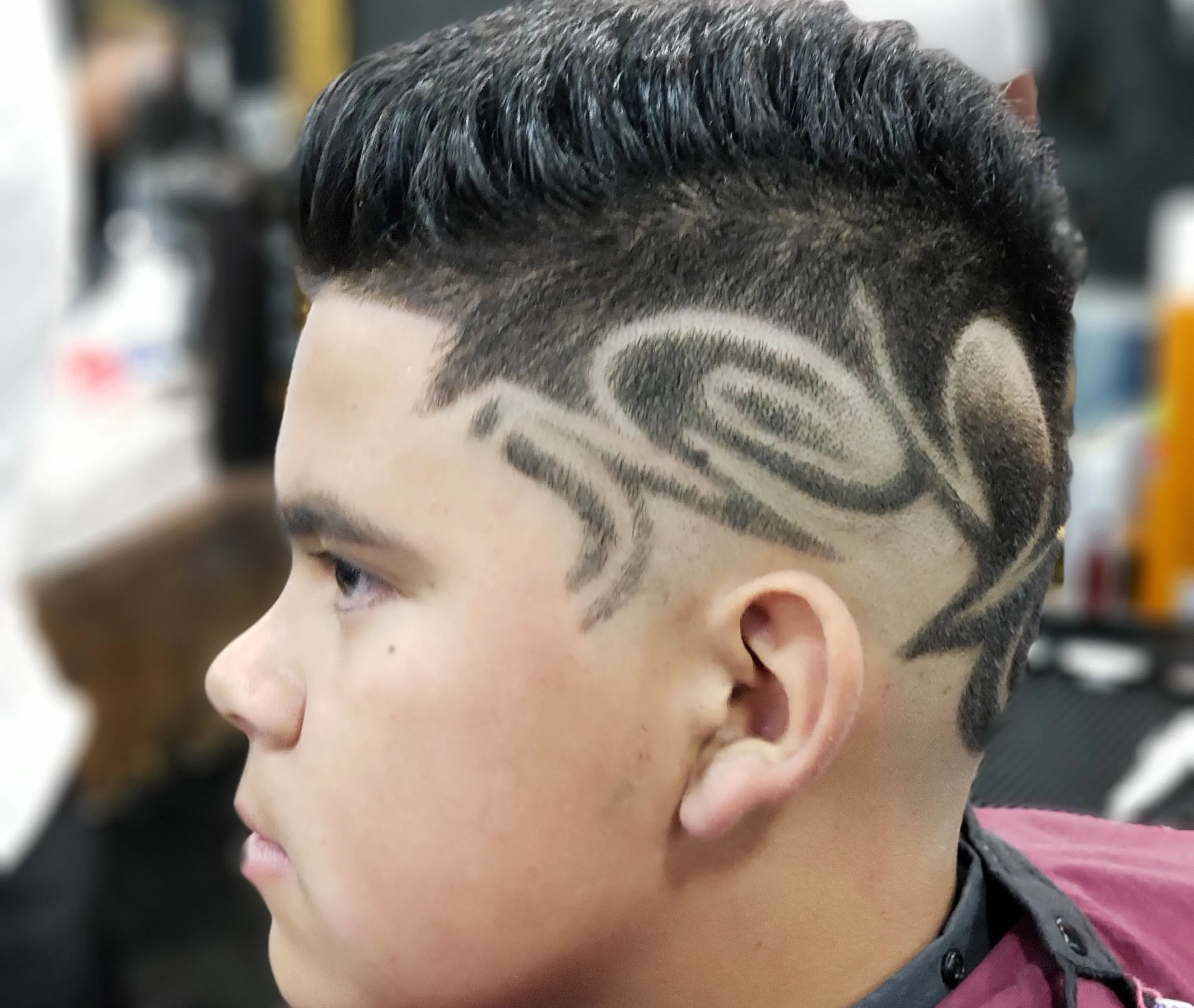 Corte y diseño con lineas - Imagen 1