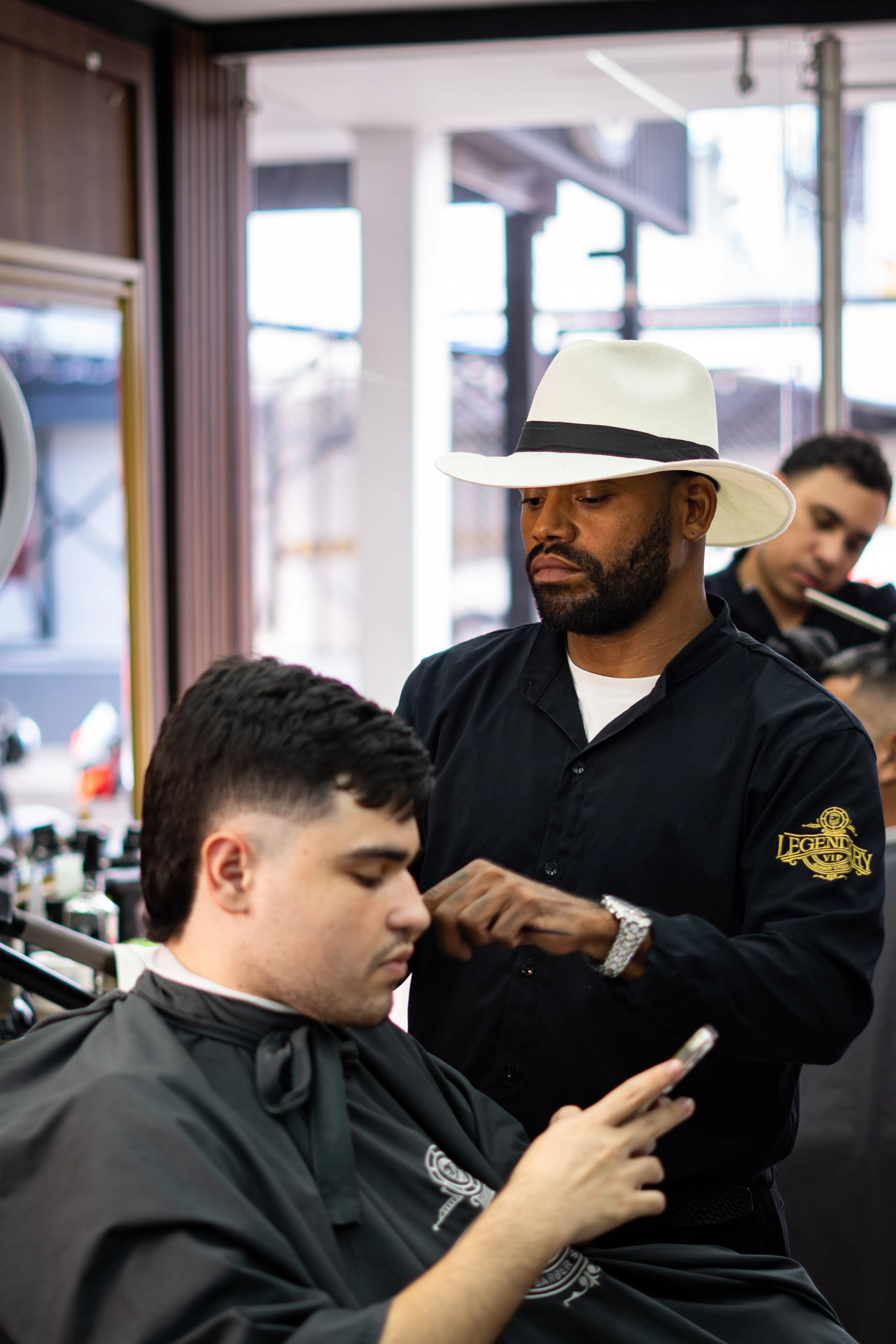 TYZON BARBER