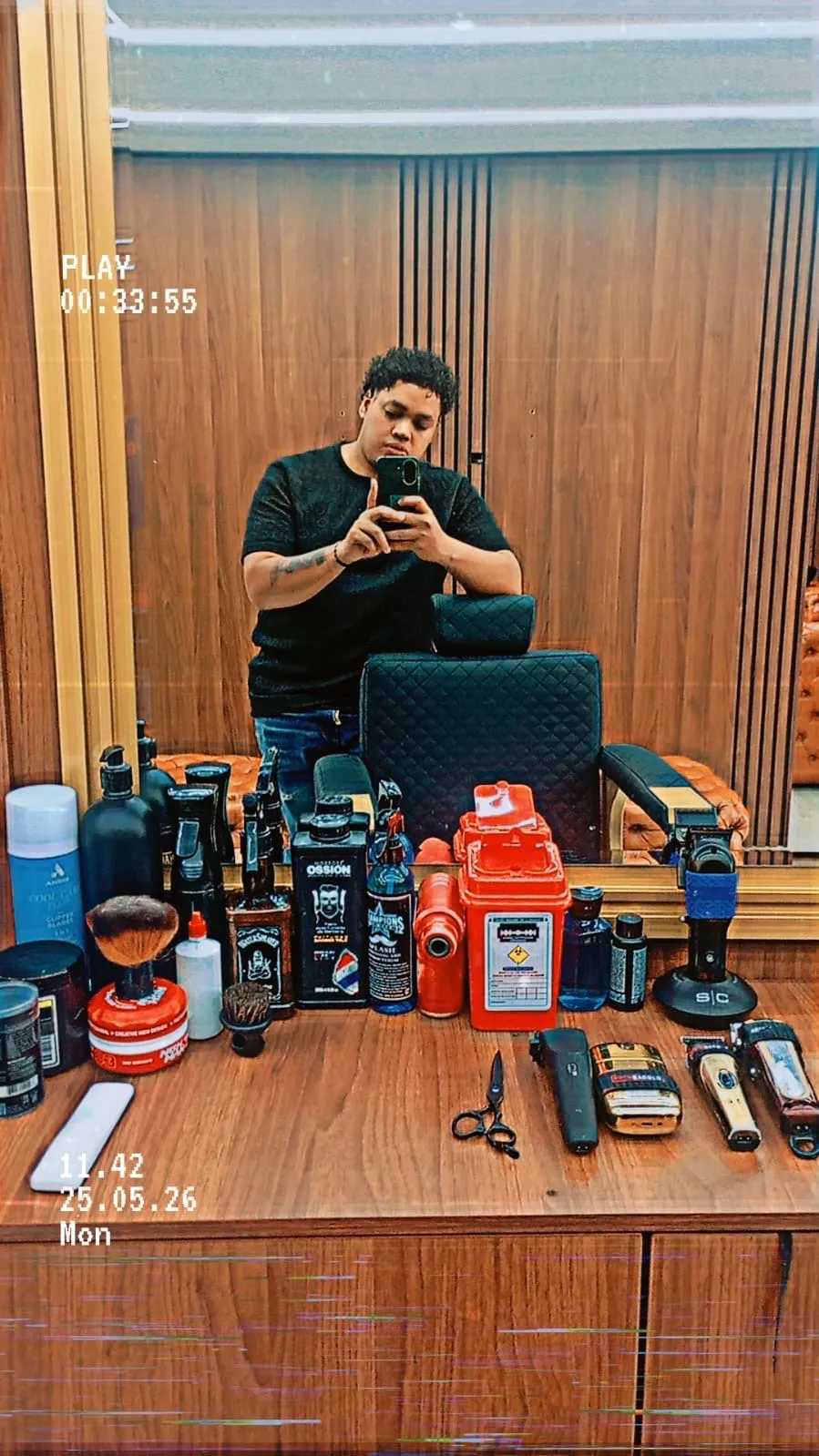 Antonio barber