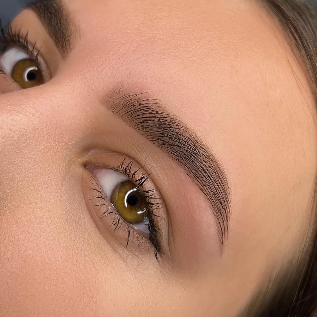 Cejas Sombreadas con cuchilla