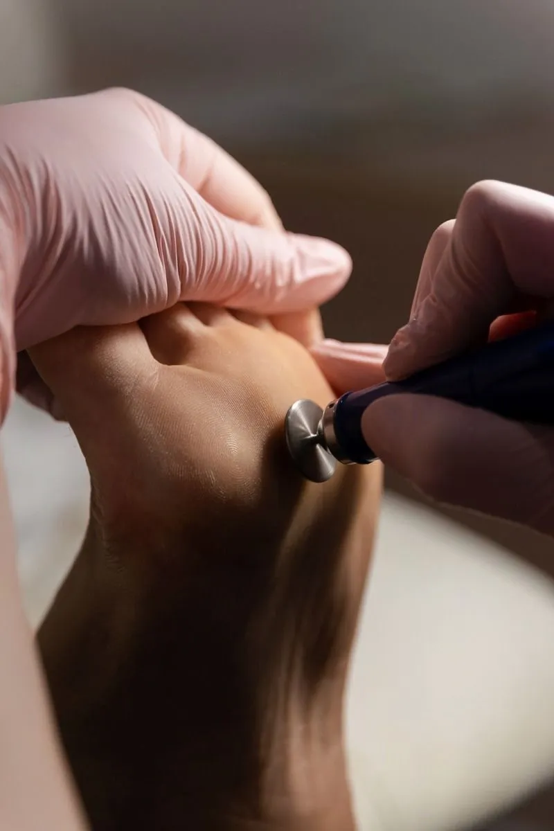 PEDI COMPLETO CON GEL - Imagen 3