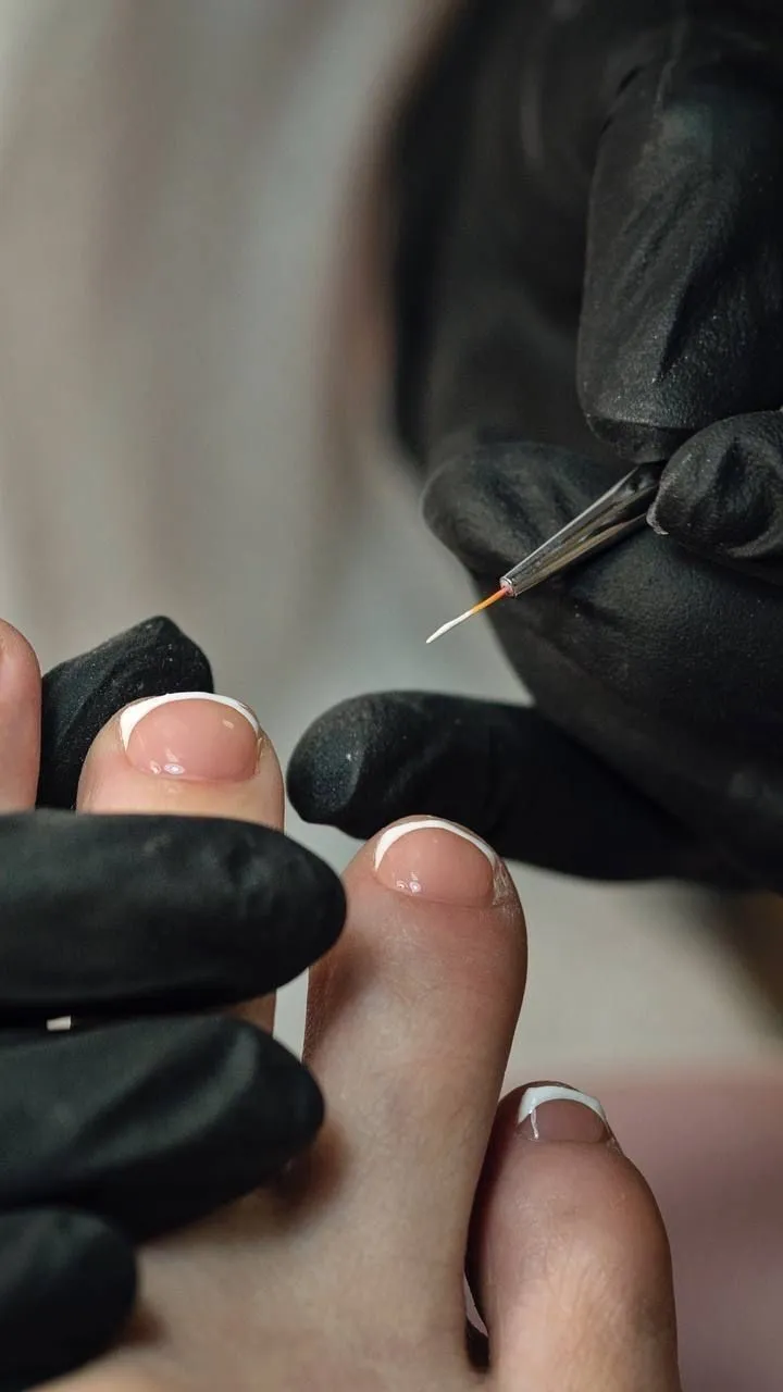 PEDI COMPLETO CON GEL - Imagen 1