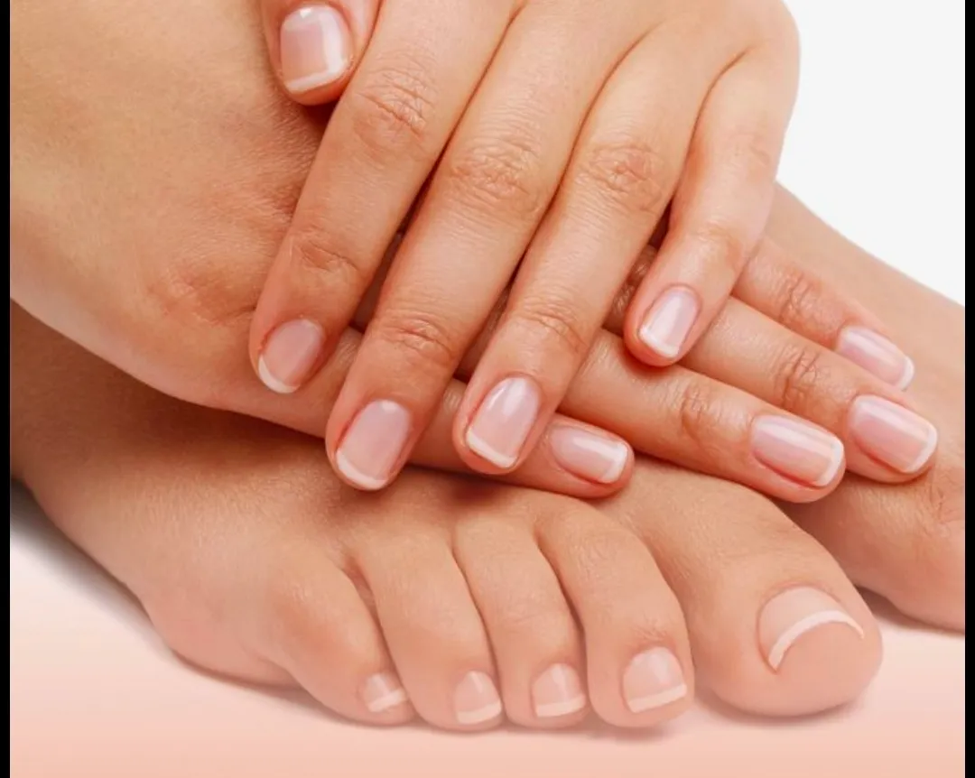 MANICURE Y PEDICURE BÁSICO