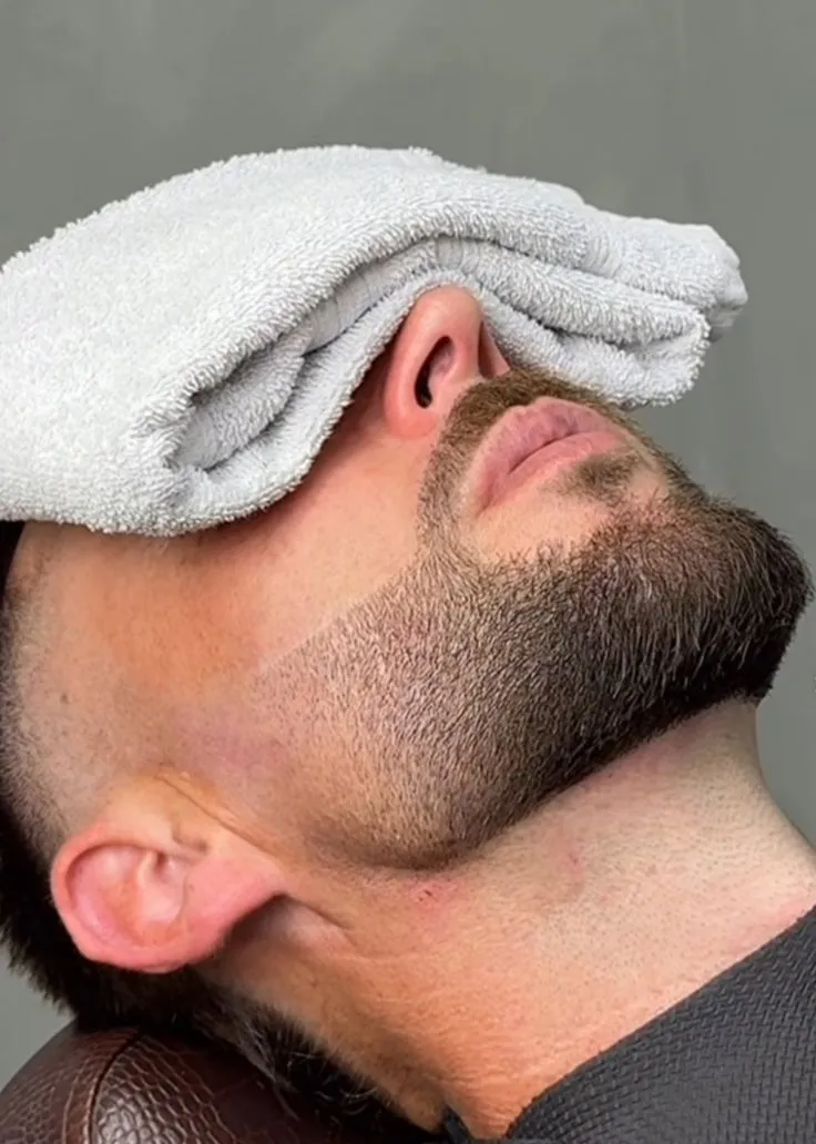 AFEITADO DE BARBA