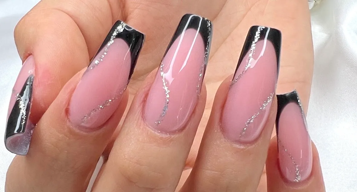 uñas esculpidas en poligel, montura  nueva 