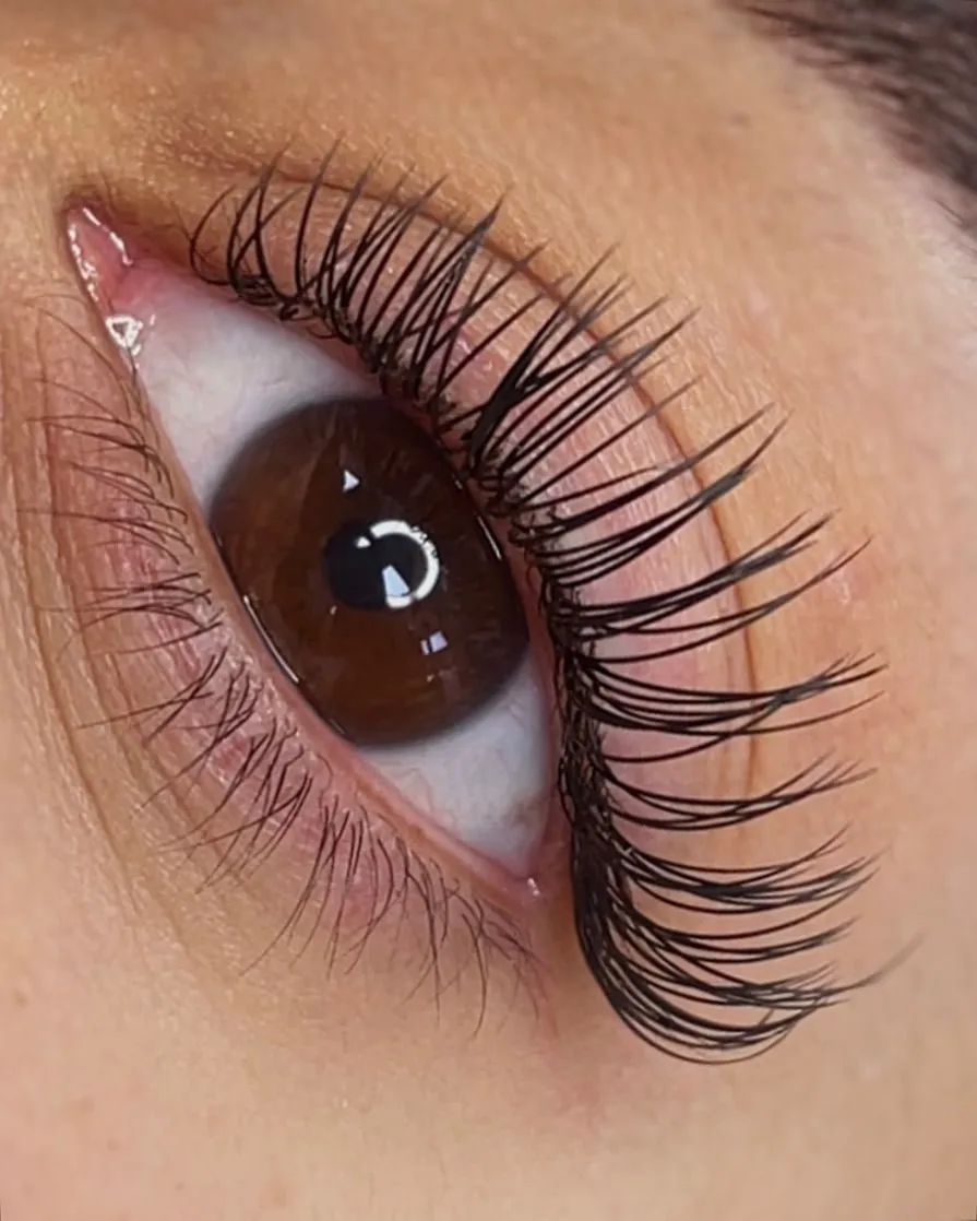 EXTENSIONES DE PESTAÑAS , EFECTO CLASICO - Imagen 1