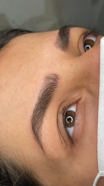  MICROPIGMENTACION DE CEJAS (MICROBLADING) 