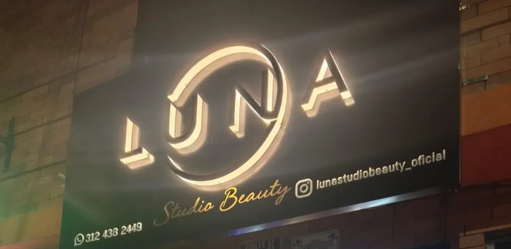 Portada de luna studio Beauty