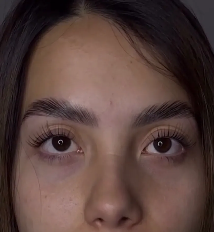 Perfilado de cejas + nutrición