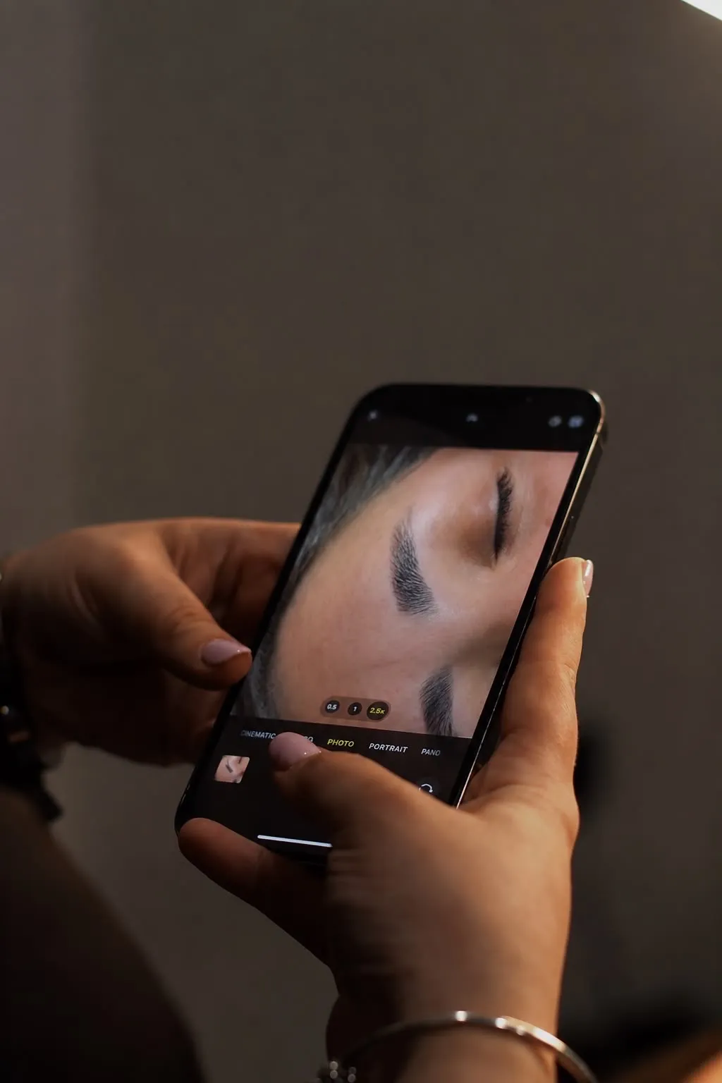 Semi + Diseño de cejas (perfilado)