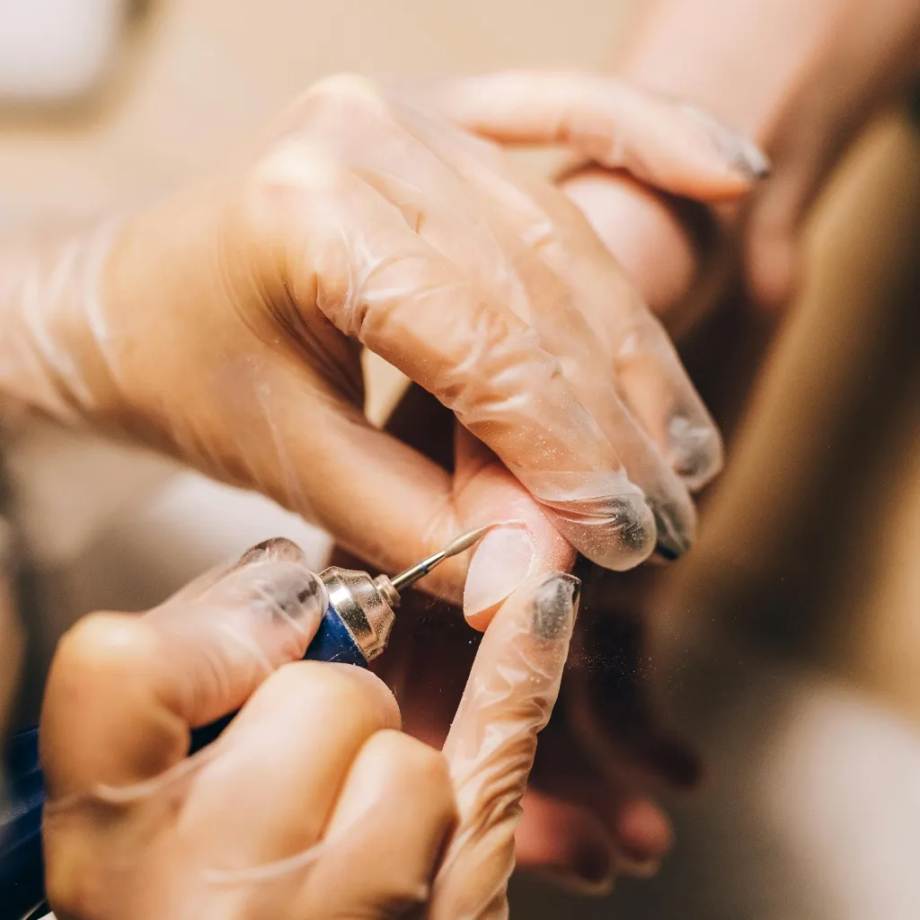 Manicura de Alta Precisión (Hardware Manicure)