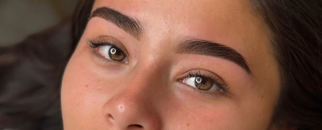 Brow Ritual (Spa de Cejas Luxury con Henna o laminado)