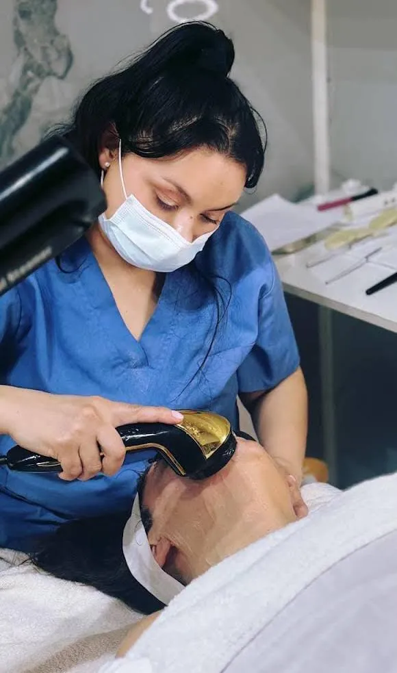 Limpieza facial efecto lifting, con aparatologia HIFU
