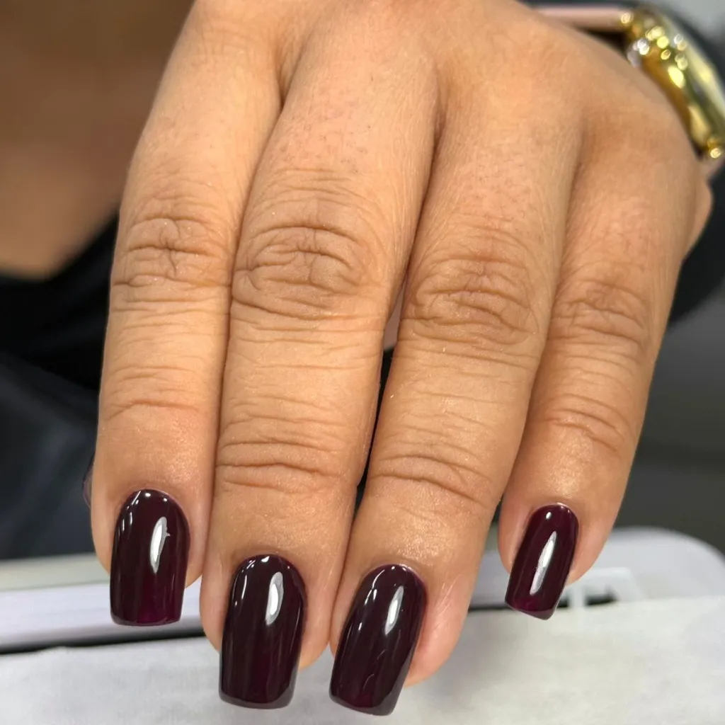 Semipermananente con base ruber (capping gel)