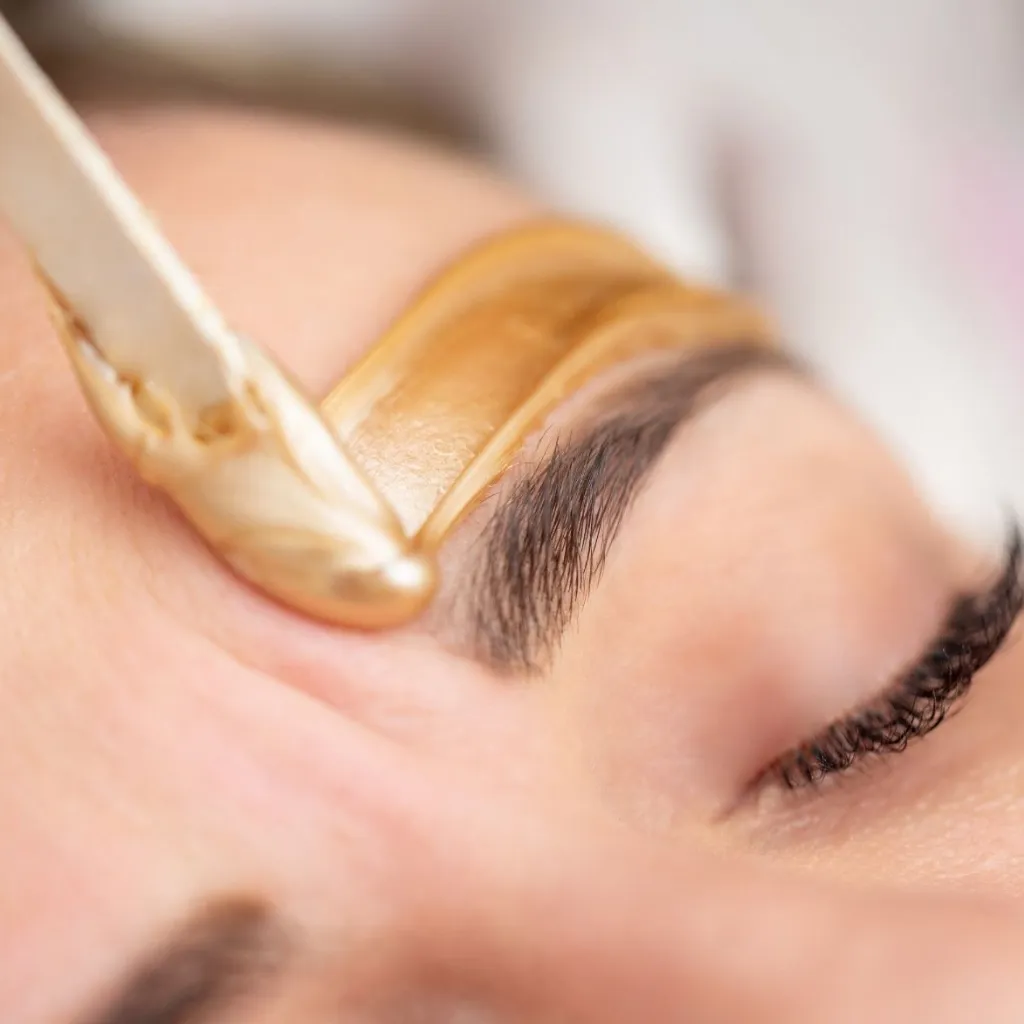 DEPILACION CEJAS CON CERA