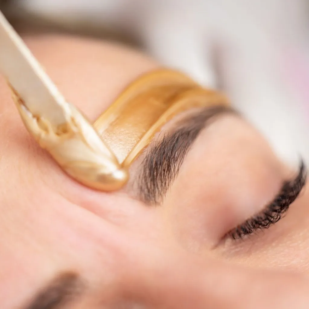 CEJAS CON HENNA