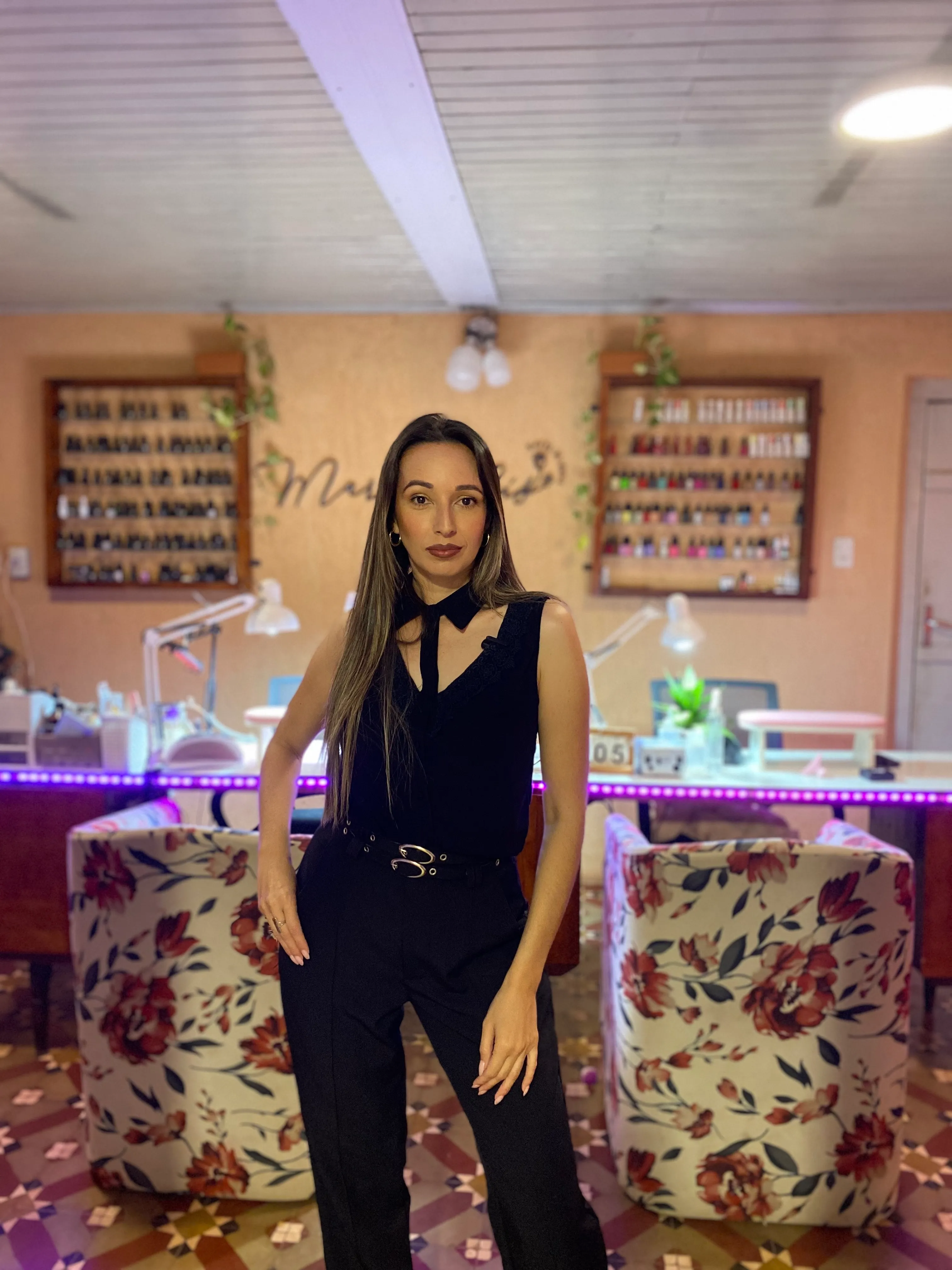 María Solís salón de uñas 