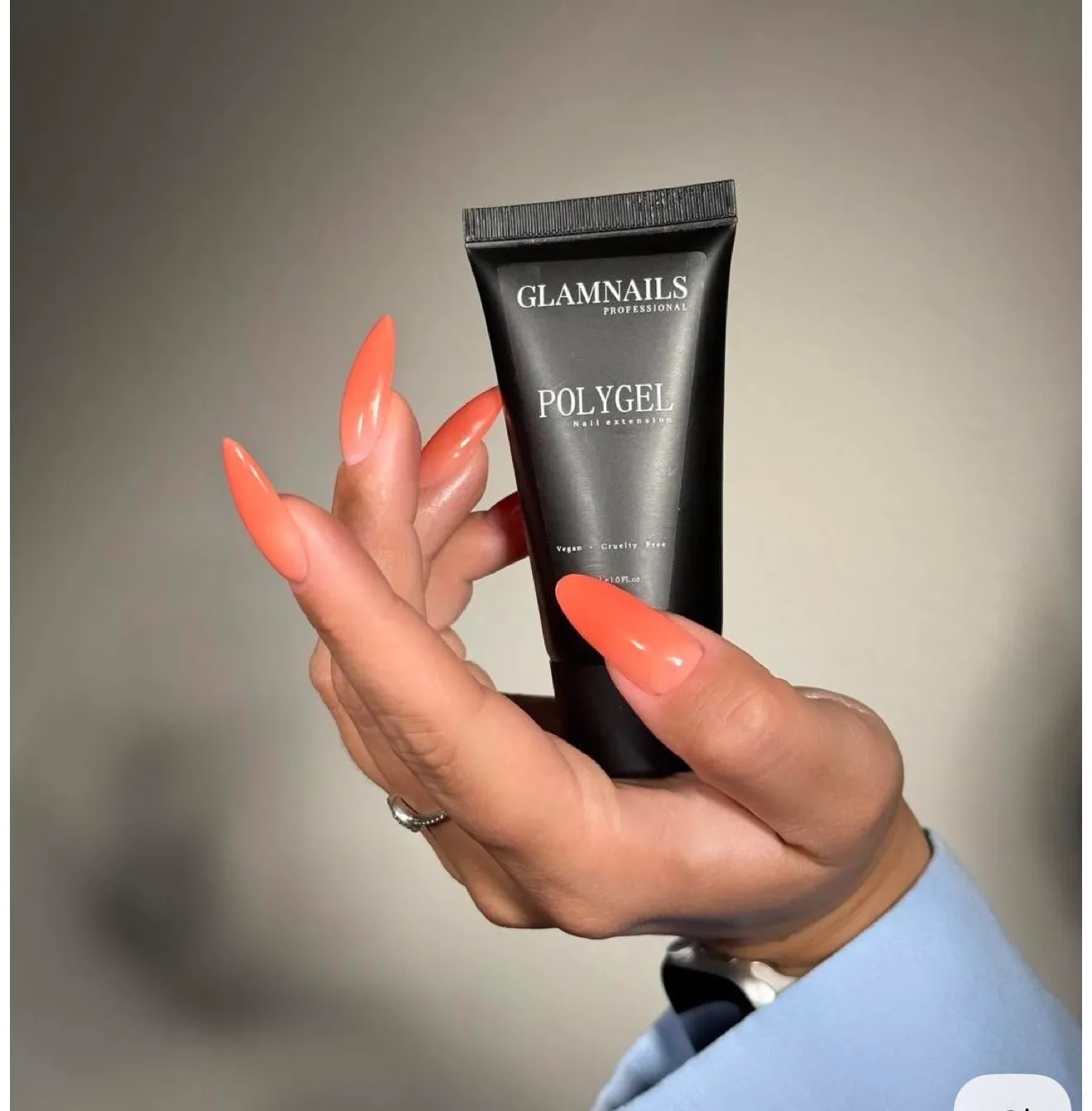 manicure con recubrimiento en poli gel